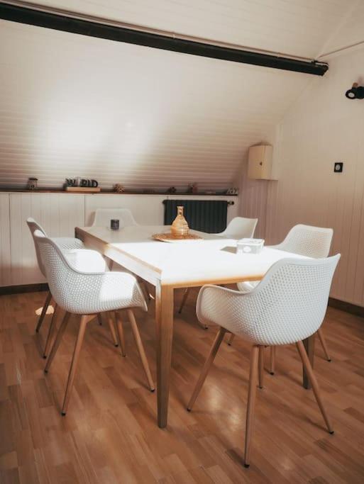 Appartement Avec Patio Sainte-Anne-d'Auray Екстер'єр фото